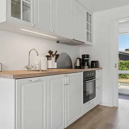 Apartment Heddi - 300m From The Sea By Interhome